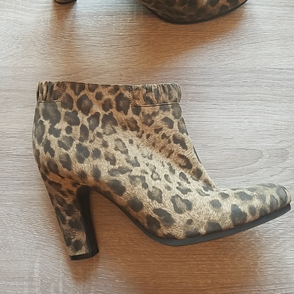 Sam & Libby Leopard Print Bootie Size 8.5 - image 7